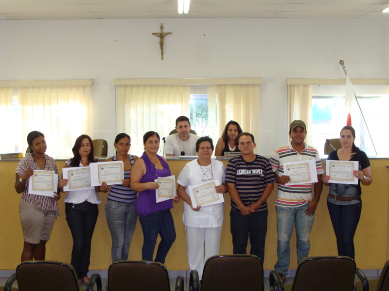 Membros do PSF de Carneirinho, recebem moção na CMC.