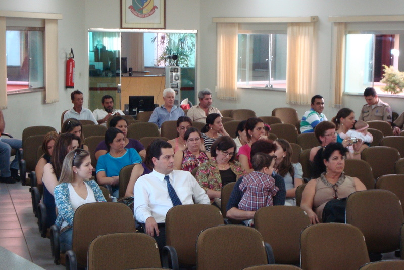 Professores Municipais acompanham a 10ª reunião.